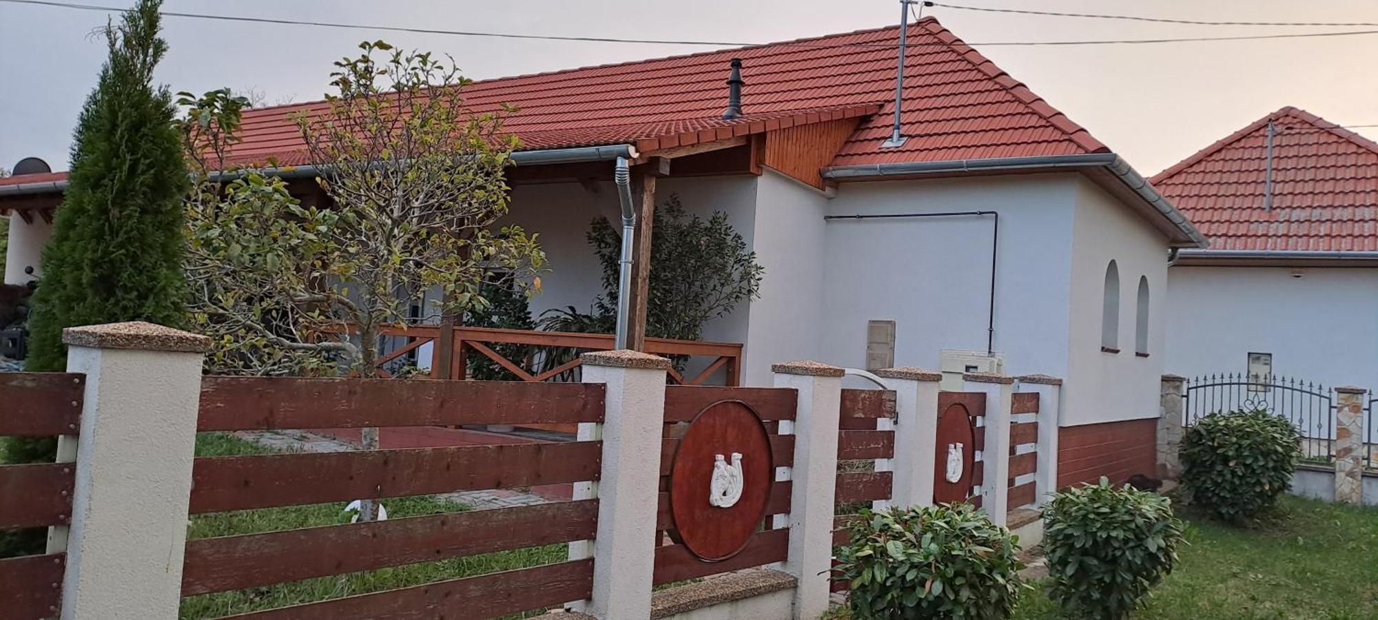 Manipura Βίλα Szemenyecsörnye Εξωτερικό φωτογραφία